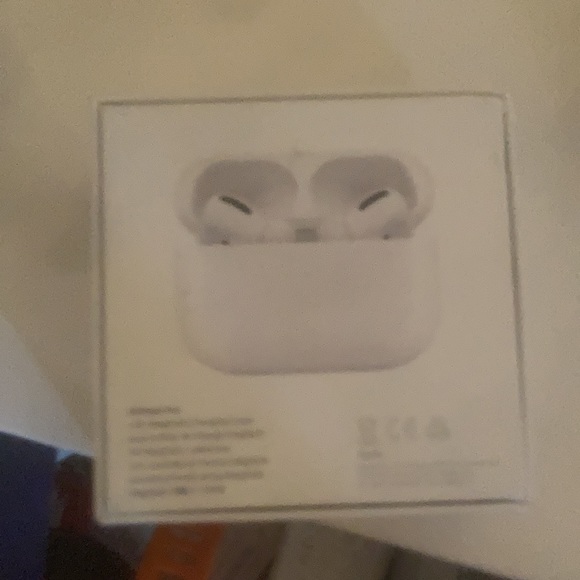 AirPods Pro - Picture 2 of 2